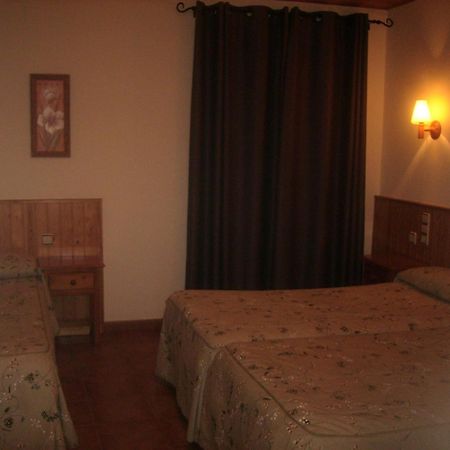 Hostal Pernalle Ерілл-ла-Валл Екстер'єр фото
