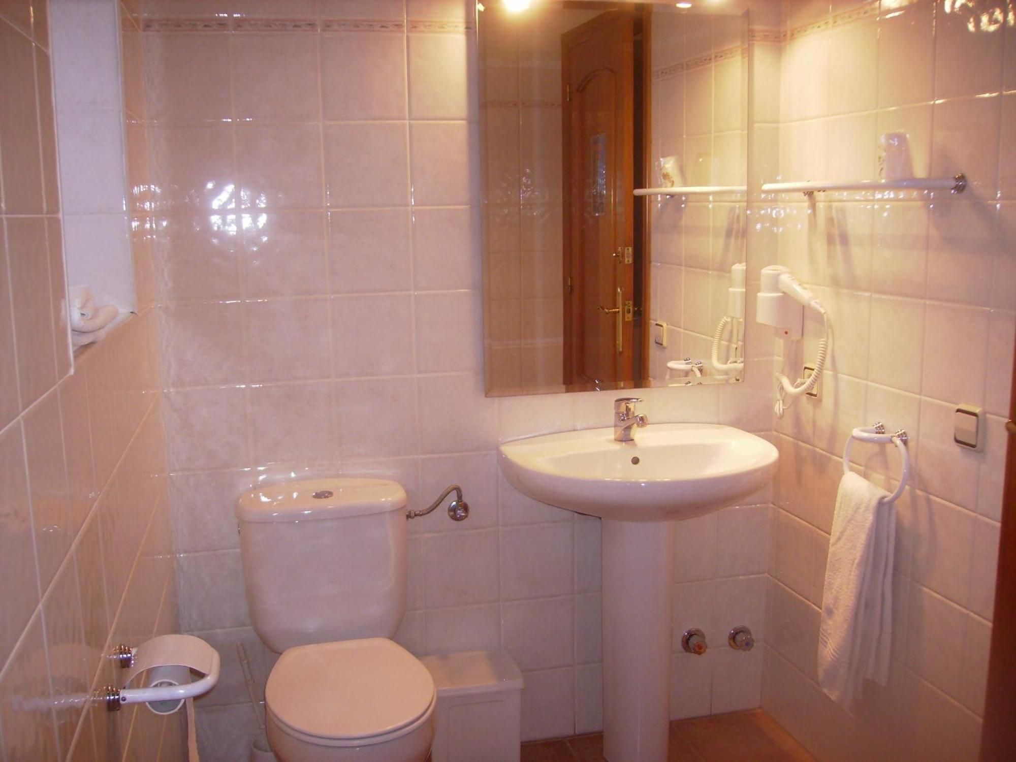 Hostal Pernalle Ерілл-ла-Валл Екстер'єр фото